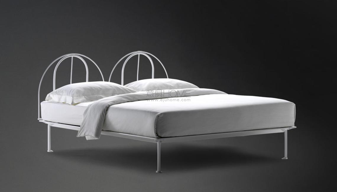 Tappeto-Volante 双人床