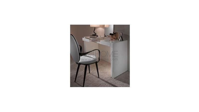 AVANTGARDE TOILETTE 地毯