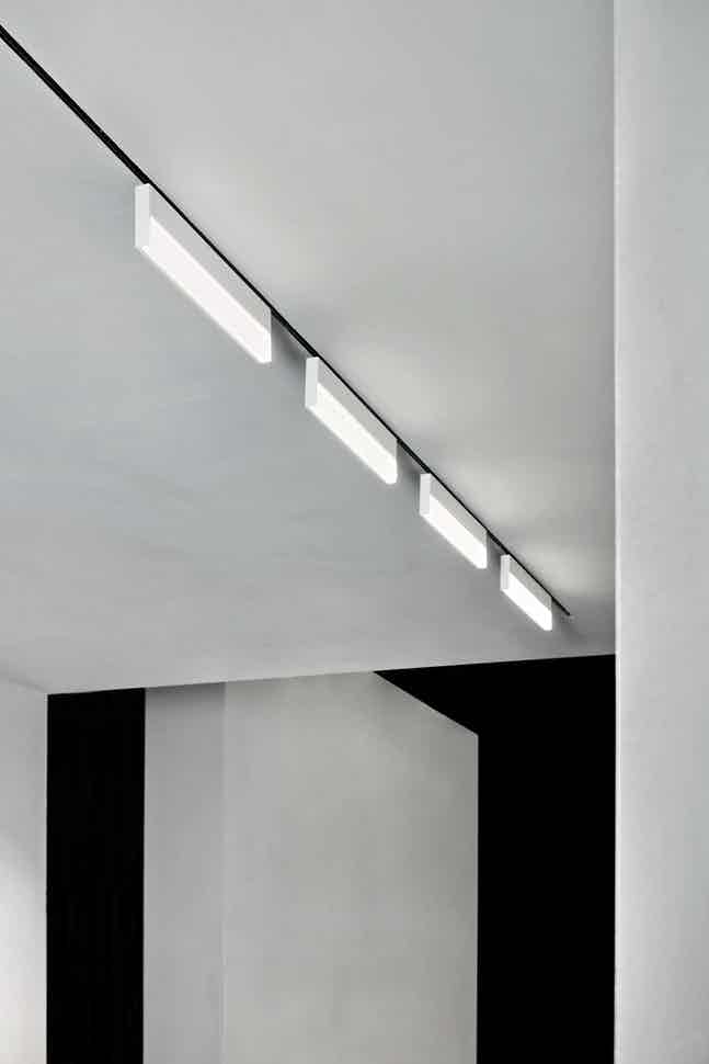 The Tracking Power 吸顶灯