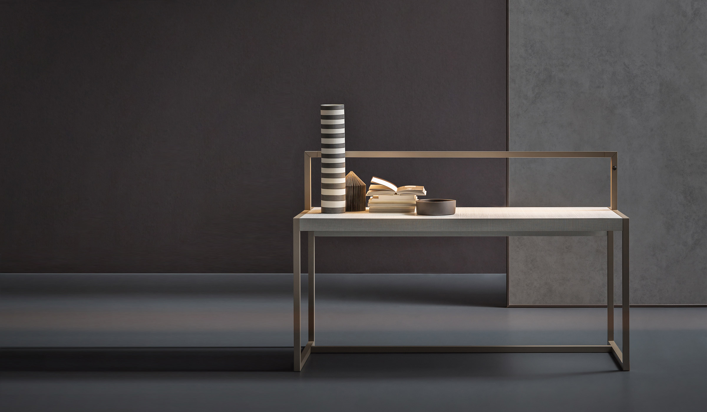 NATEVOCONTINUUM 书桌