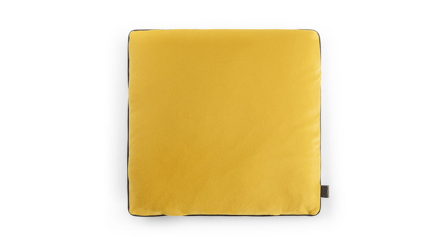 POLTRONA FRAUThe Decorative Cushions - Loro Piana Interiors装饰软垫