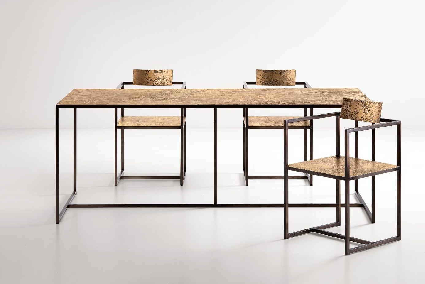 DE CASTELLIRIVIERA TABLE 长餐桌