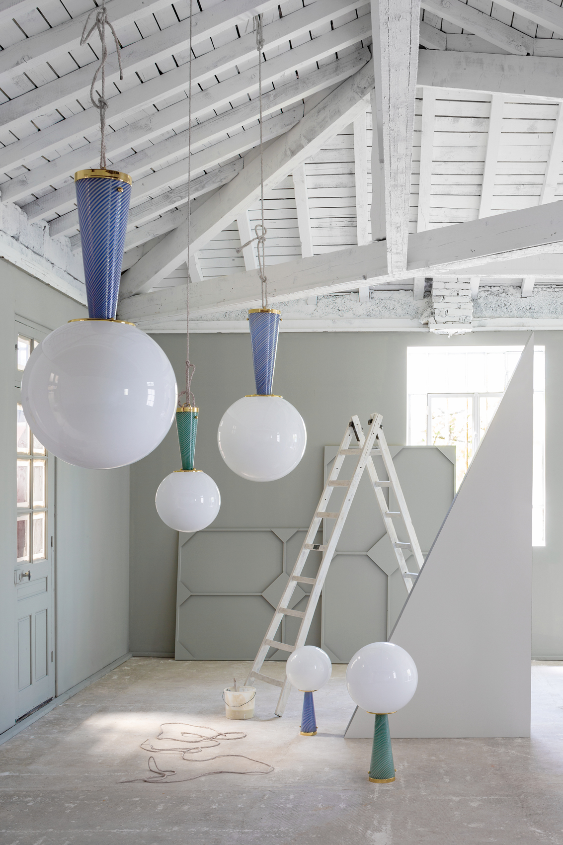 Magic CircusPLAFONNIER UPSIDE DOWN吊灯